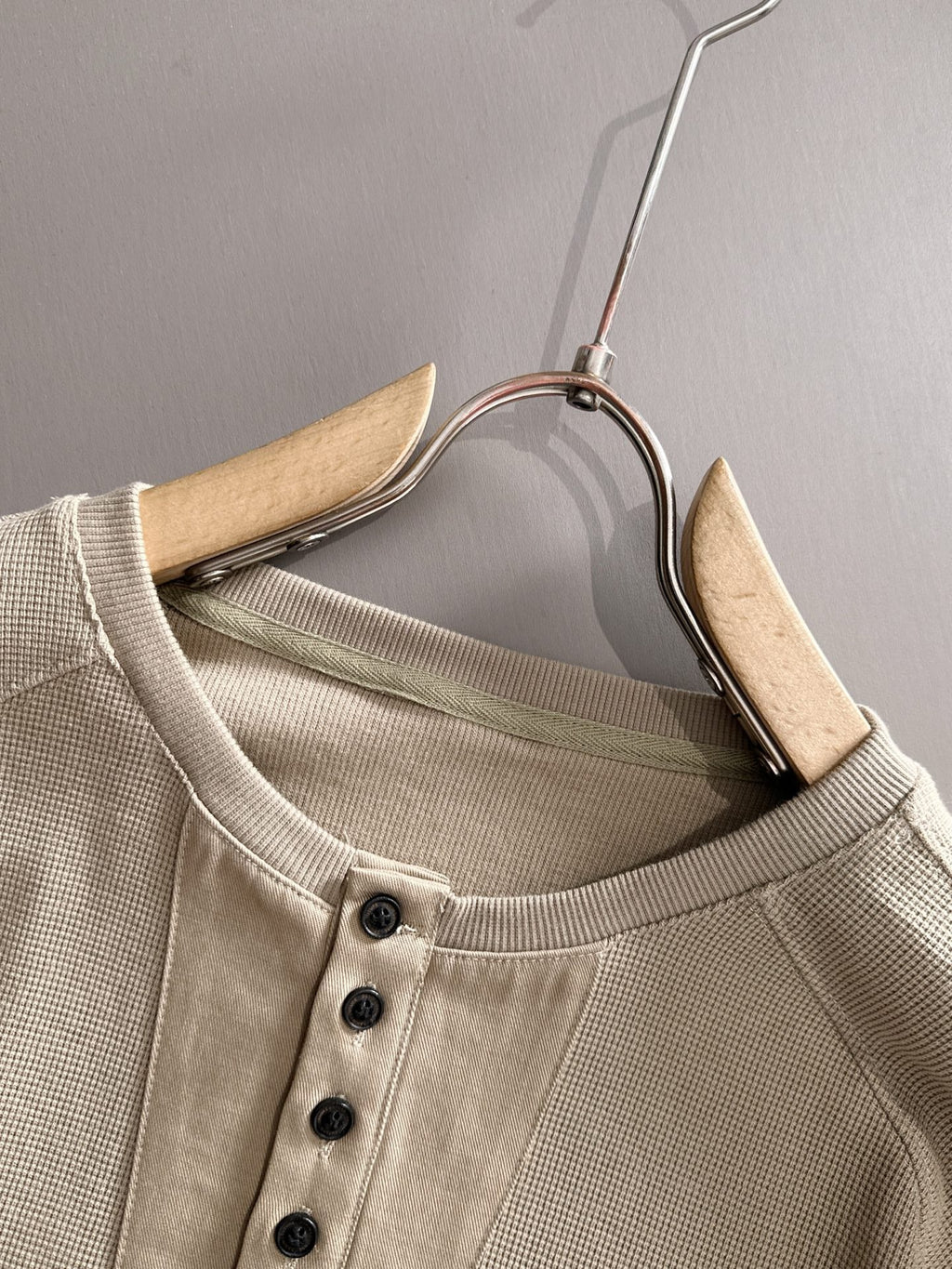 Autumn and winter new style lapel sweatshirt with long sleeves