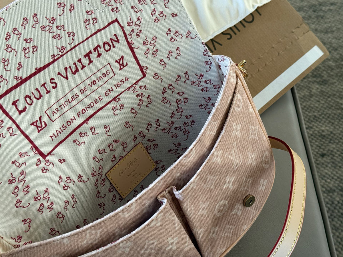 Bean Paste Powder Cowboy Double Button Saddle Postman Bag