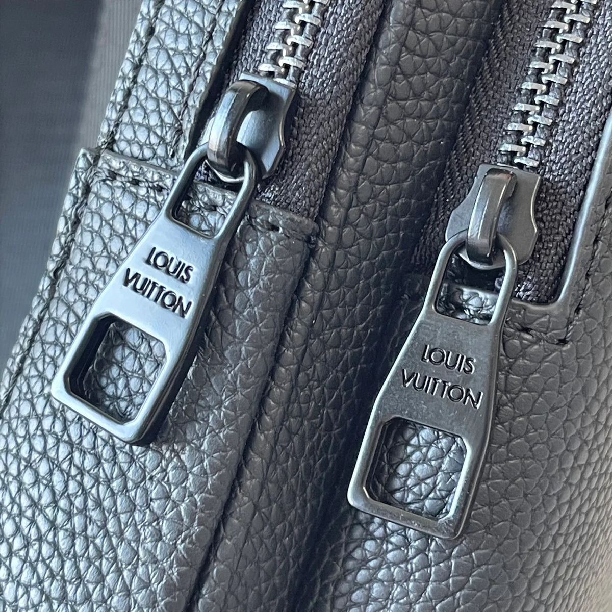 Litchi patterned shoulder bag