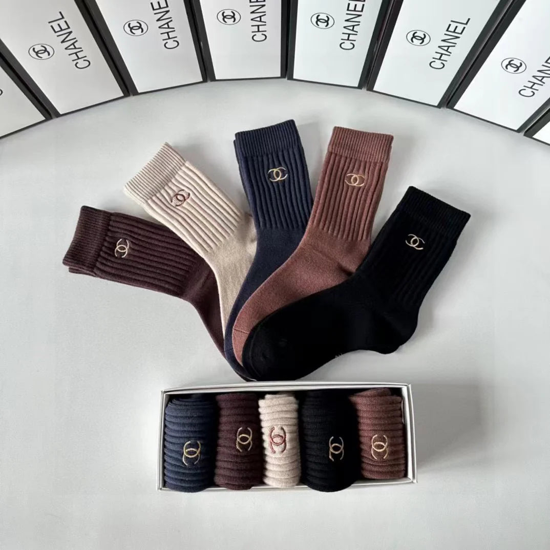 New embroidered pile socks