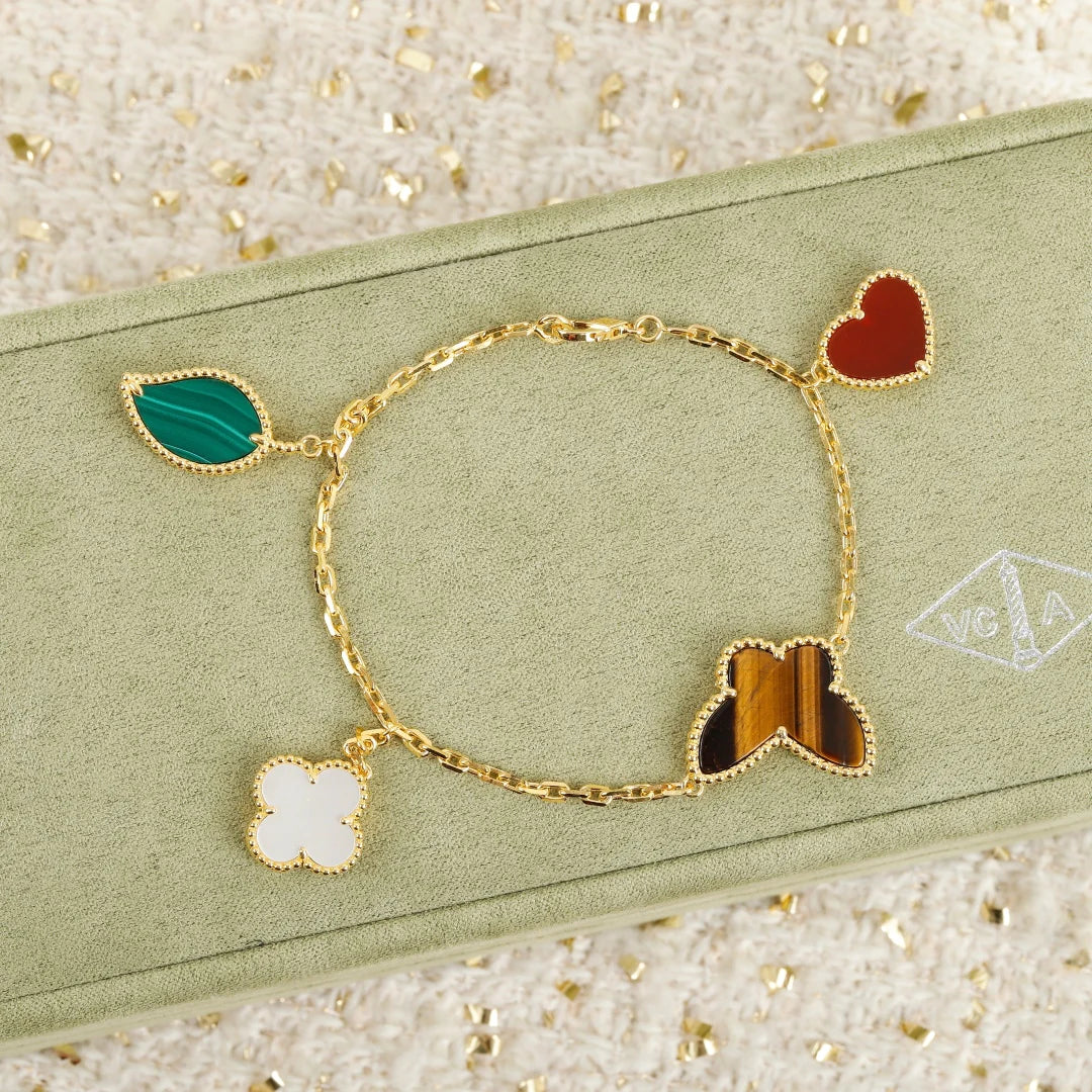 Chaotic flower bracelet