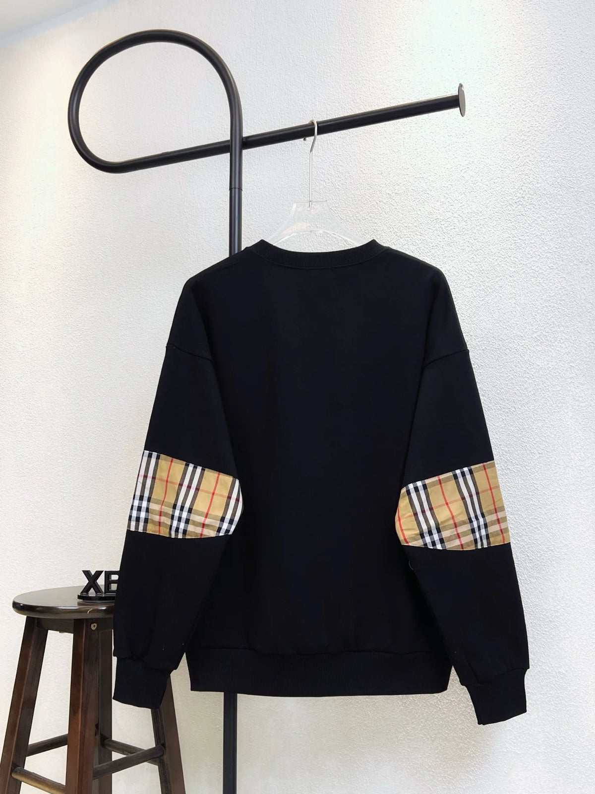 Embroidered letter arm plaid patchwork round neck hoodie