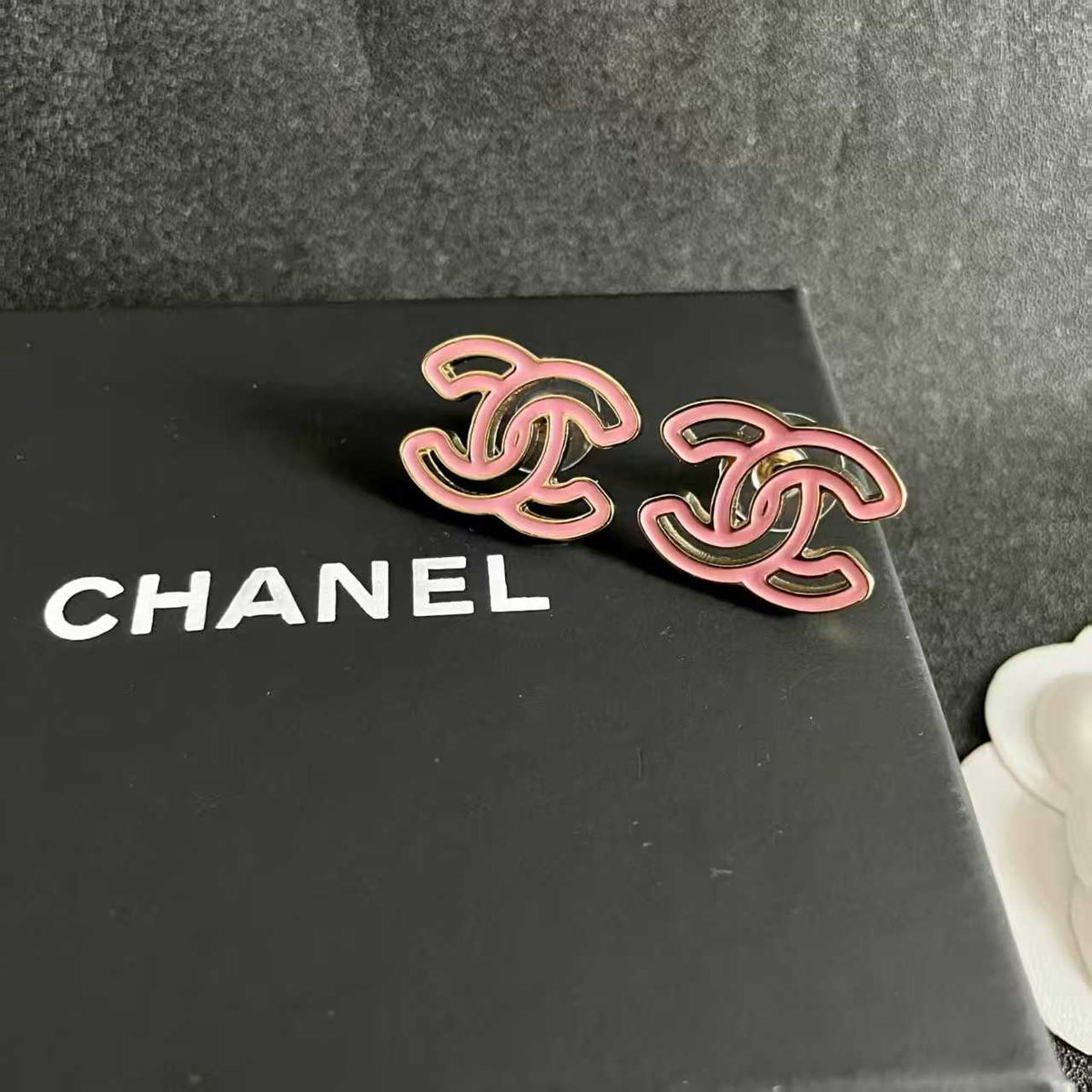 New hollowed out earrings