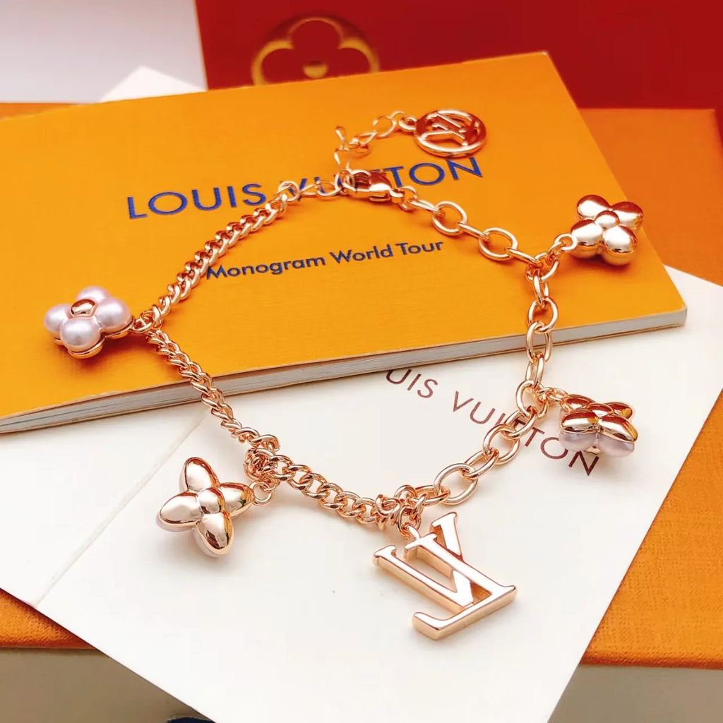 New Flowers 馃尯 bracelet