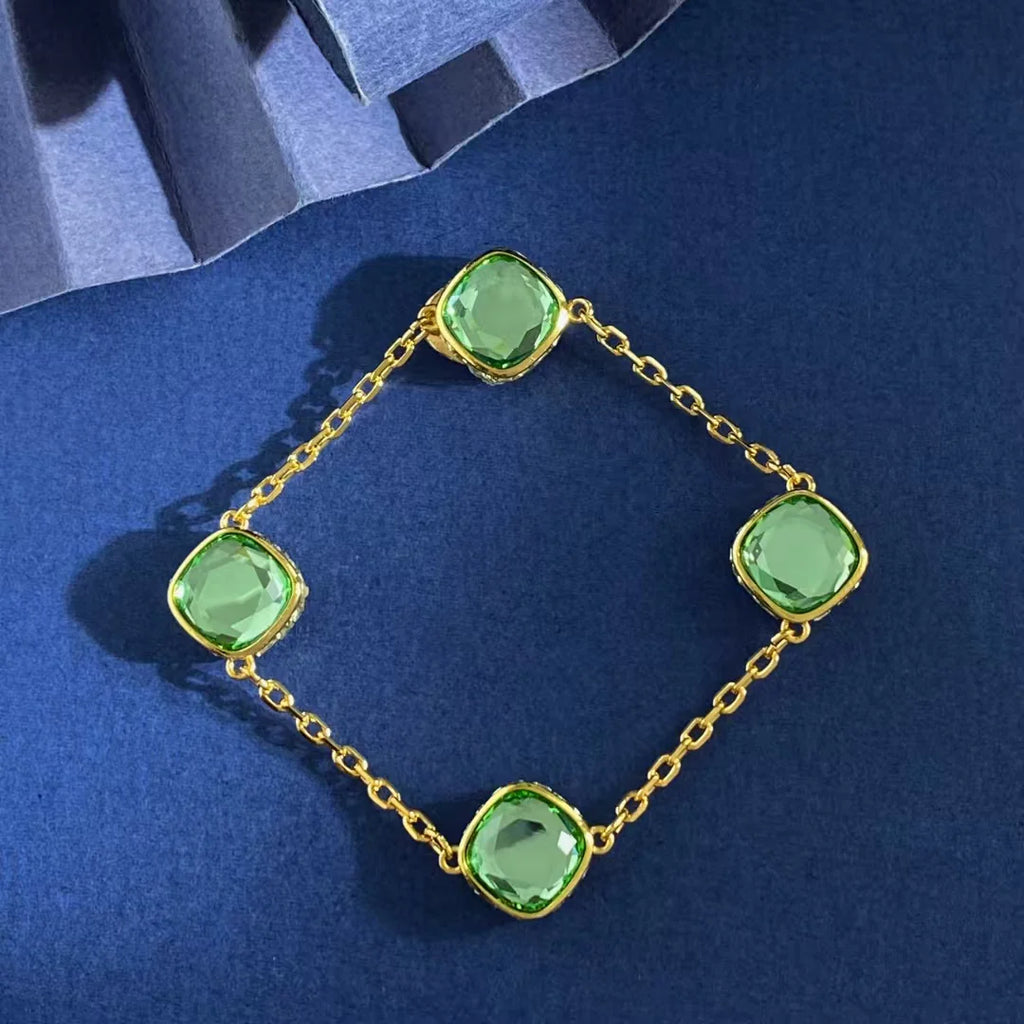 Four diamond magnetic buckle bracelet