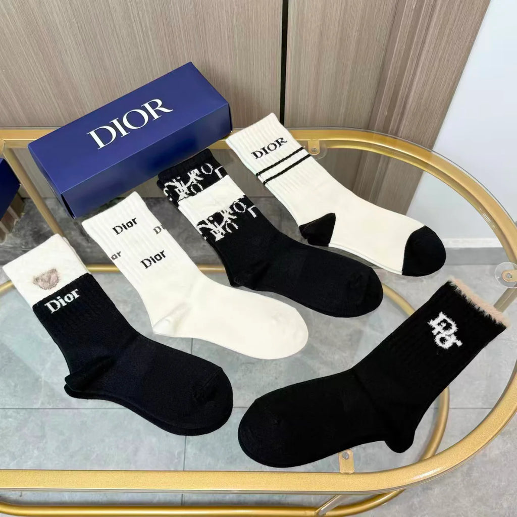 New cashmere socks