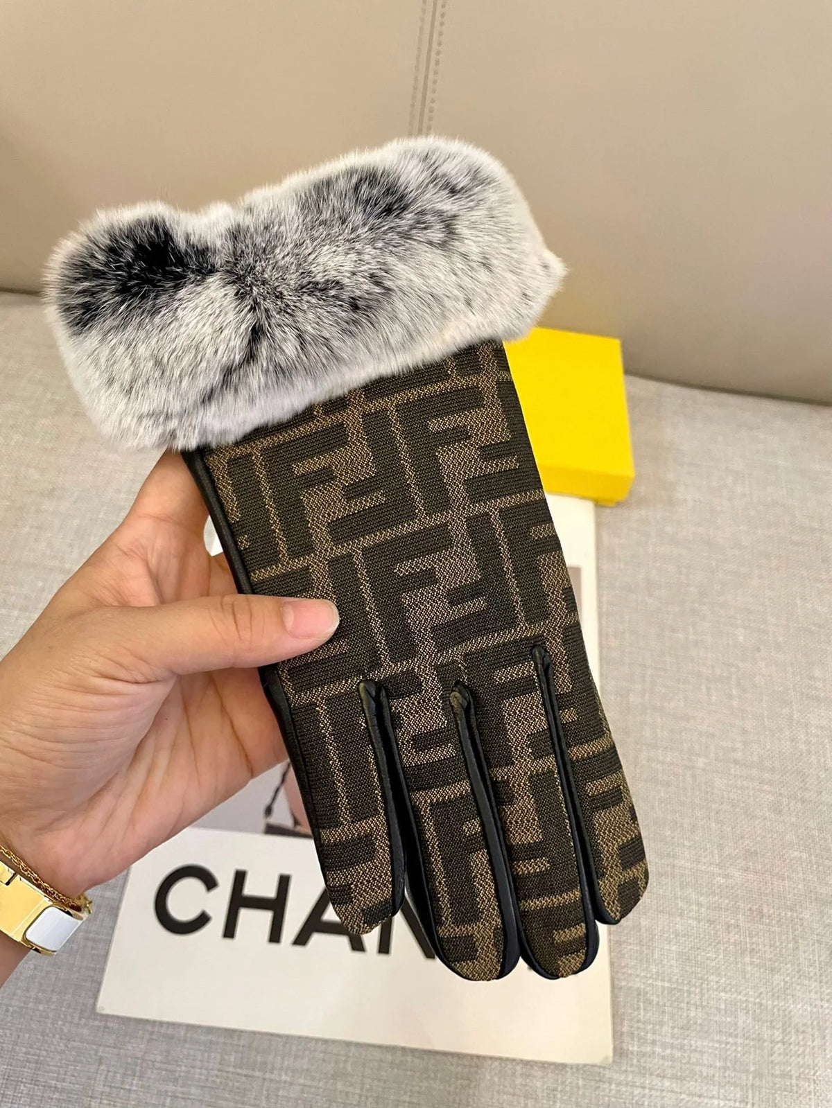 New fabric with leather gloves