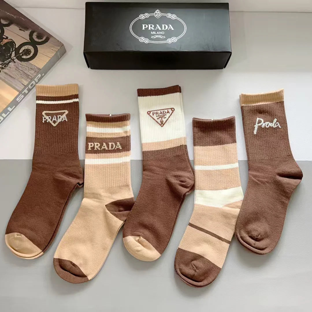 New triangular logo letter socks