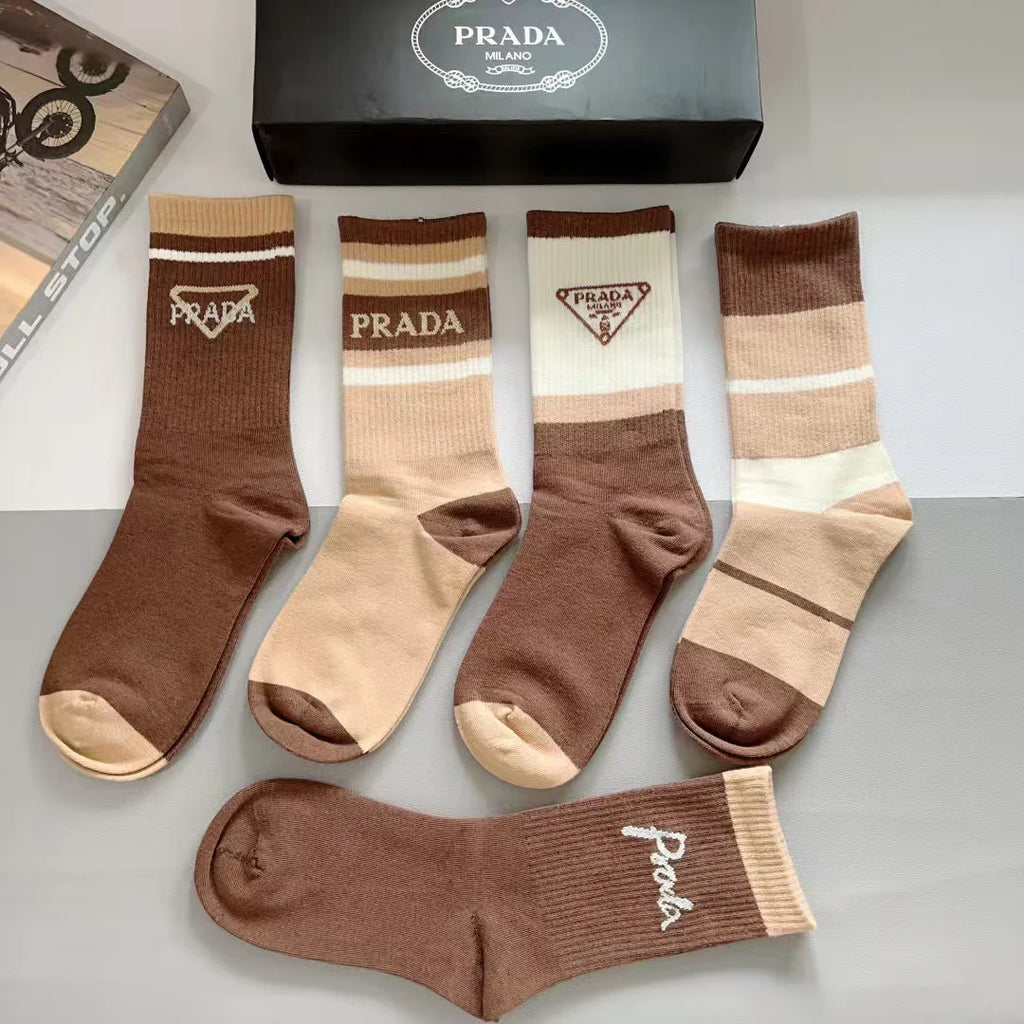 New triangular logo letter socks