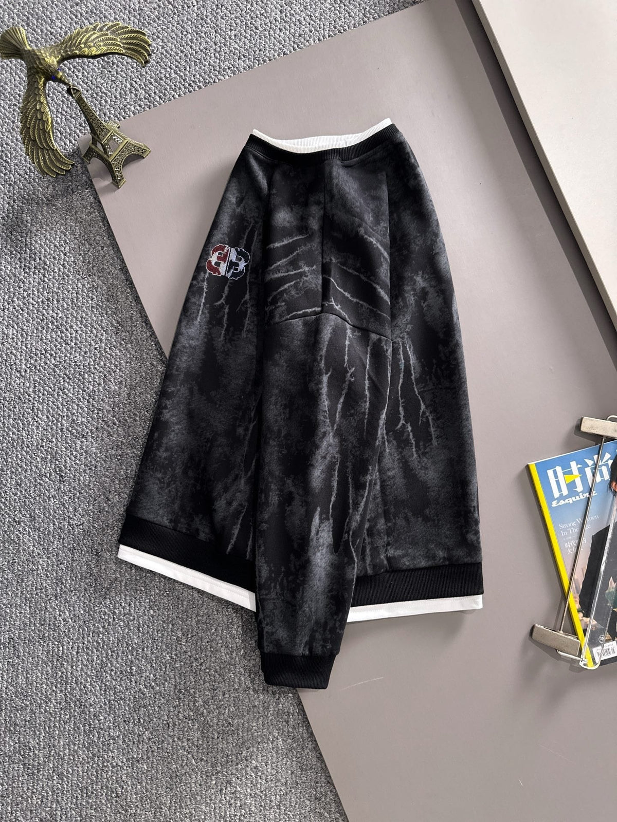 New round neck sweatshirt with long sleeves