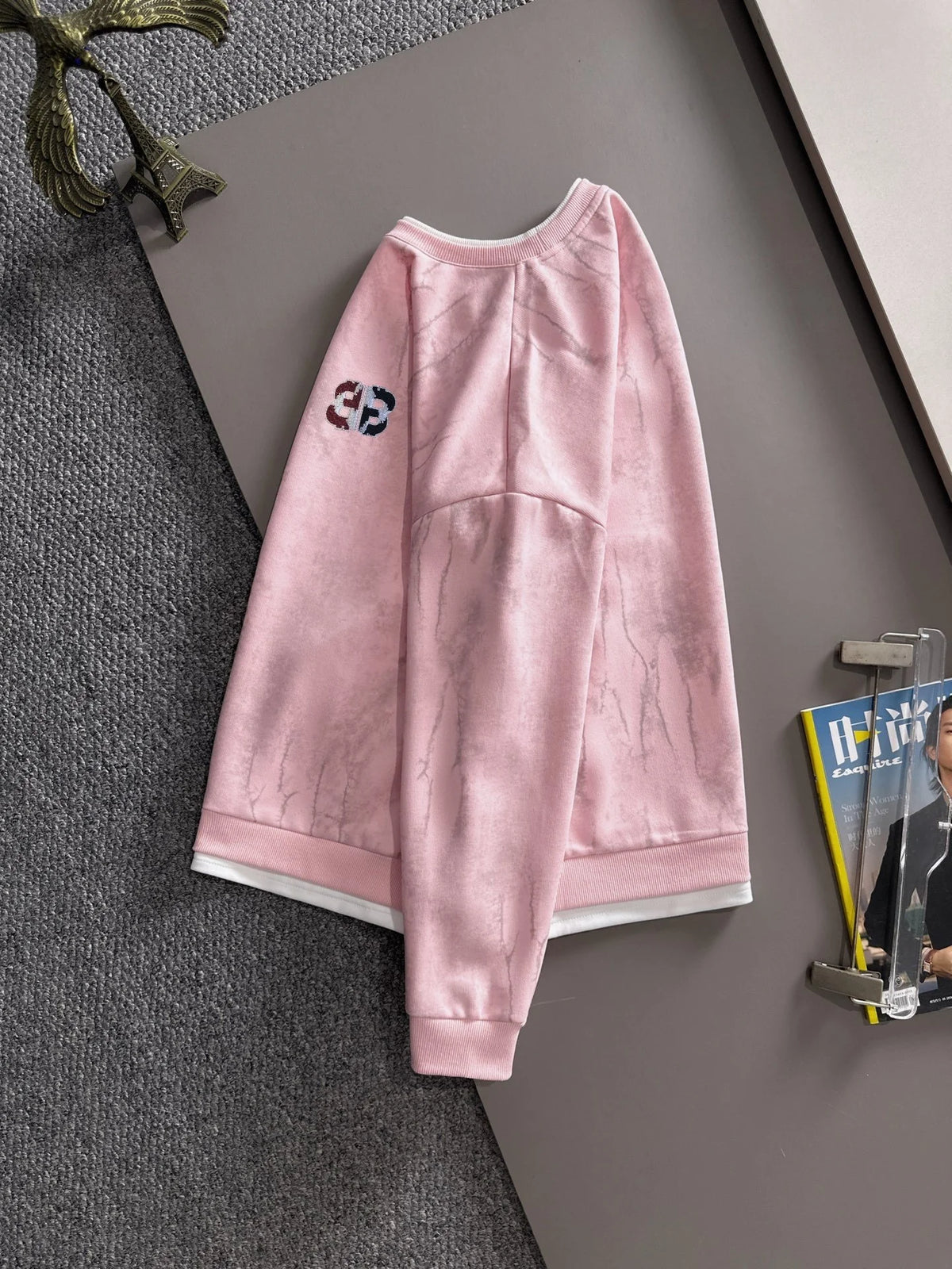 New round neck sweatshirt with long sleeves