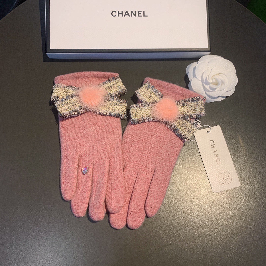 New wool gloves