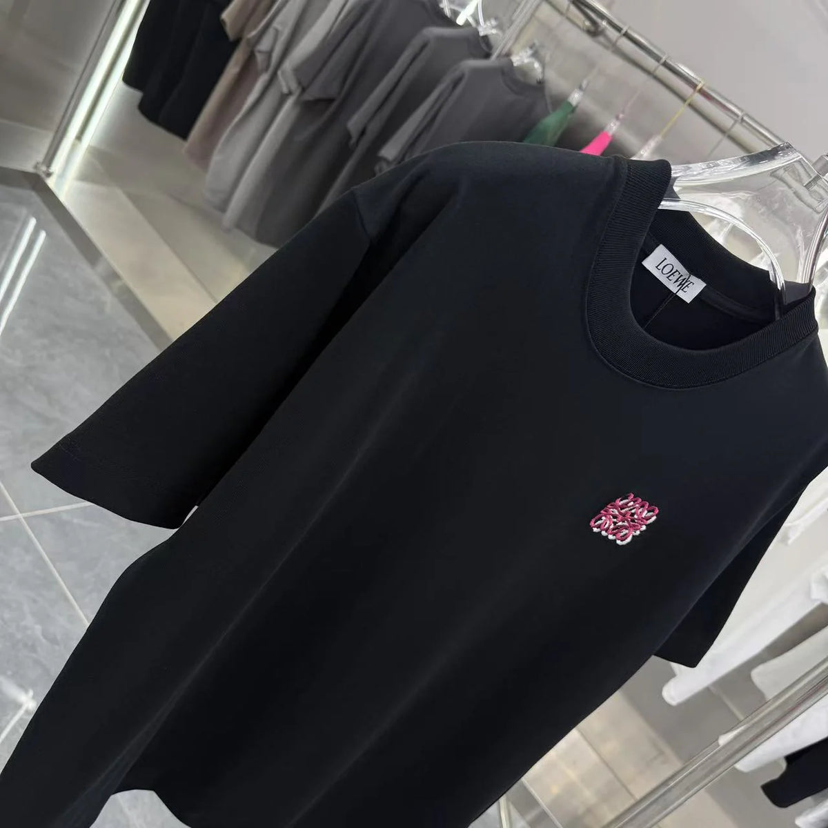 Autumn and winter new round neck short sleeved shirt