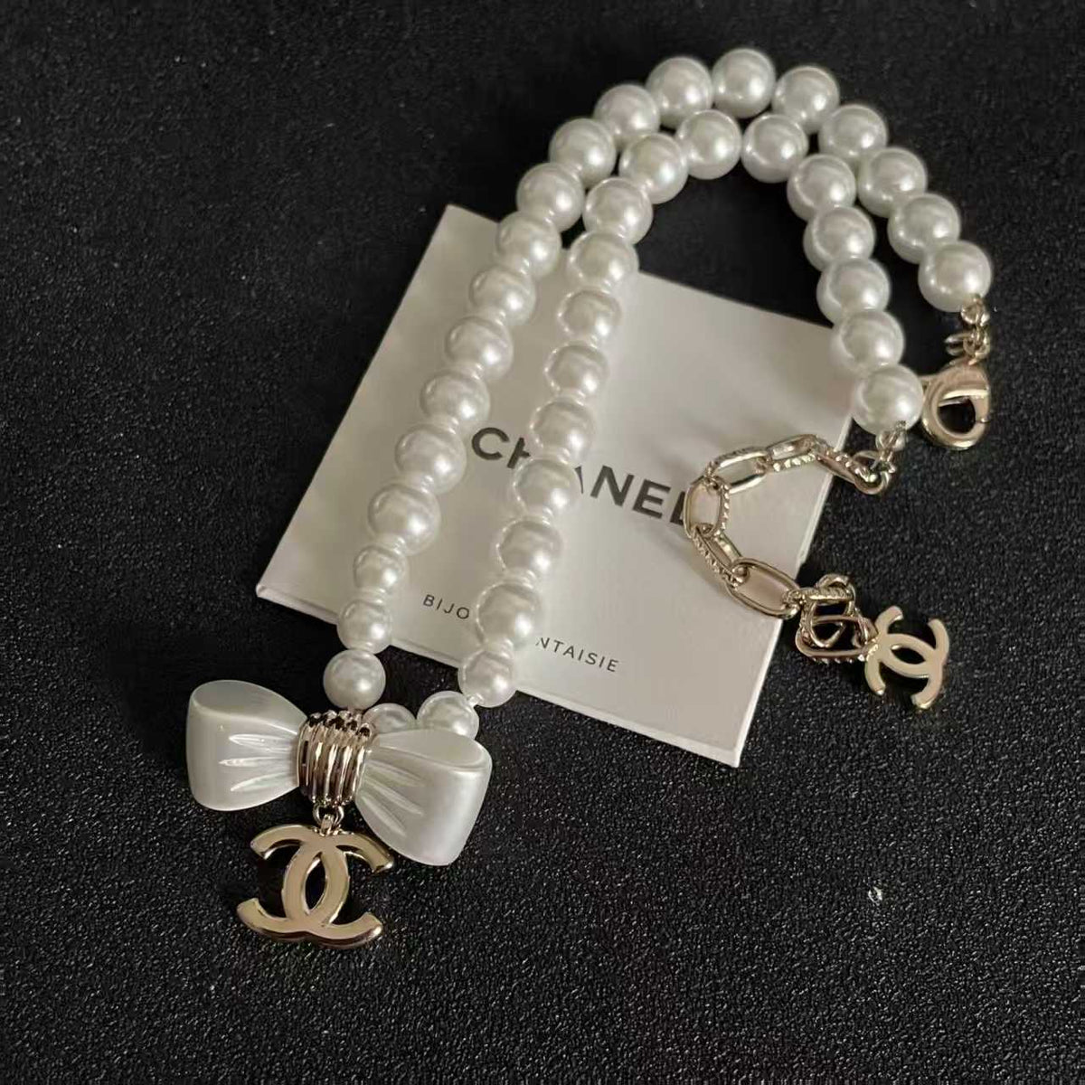 New bow necklace