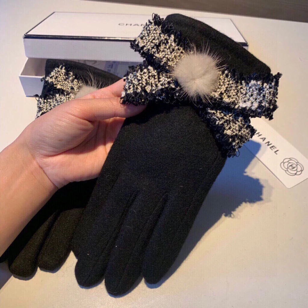 New wool gloves