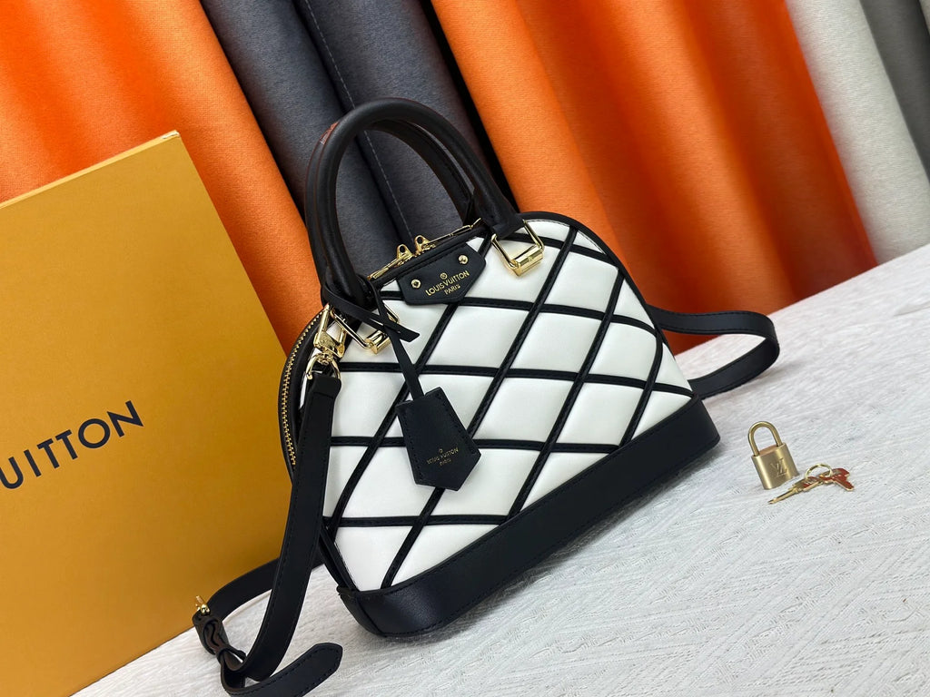 Classic Alma handbag