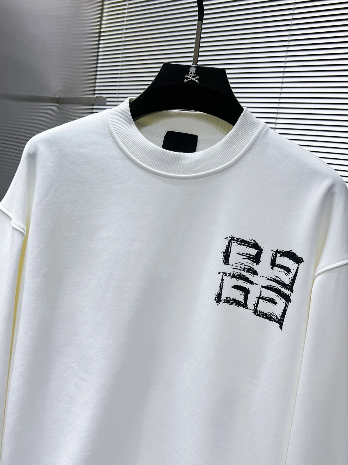 Early autumn new long sleeved round neck sweatshirt