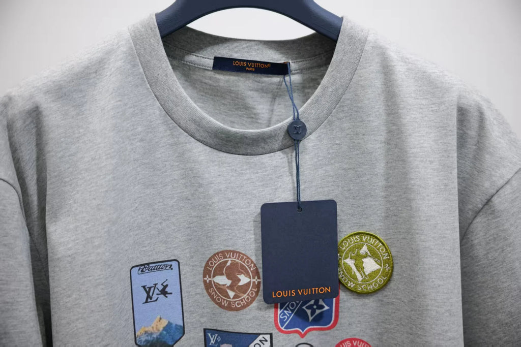 New printed embroidered short sleeved T-shirt
