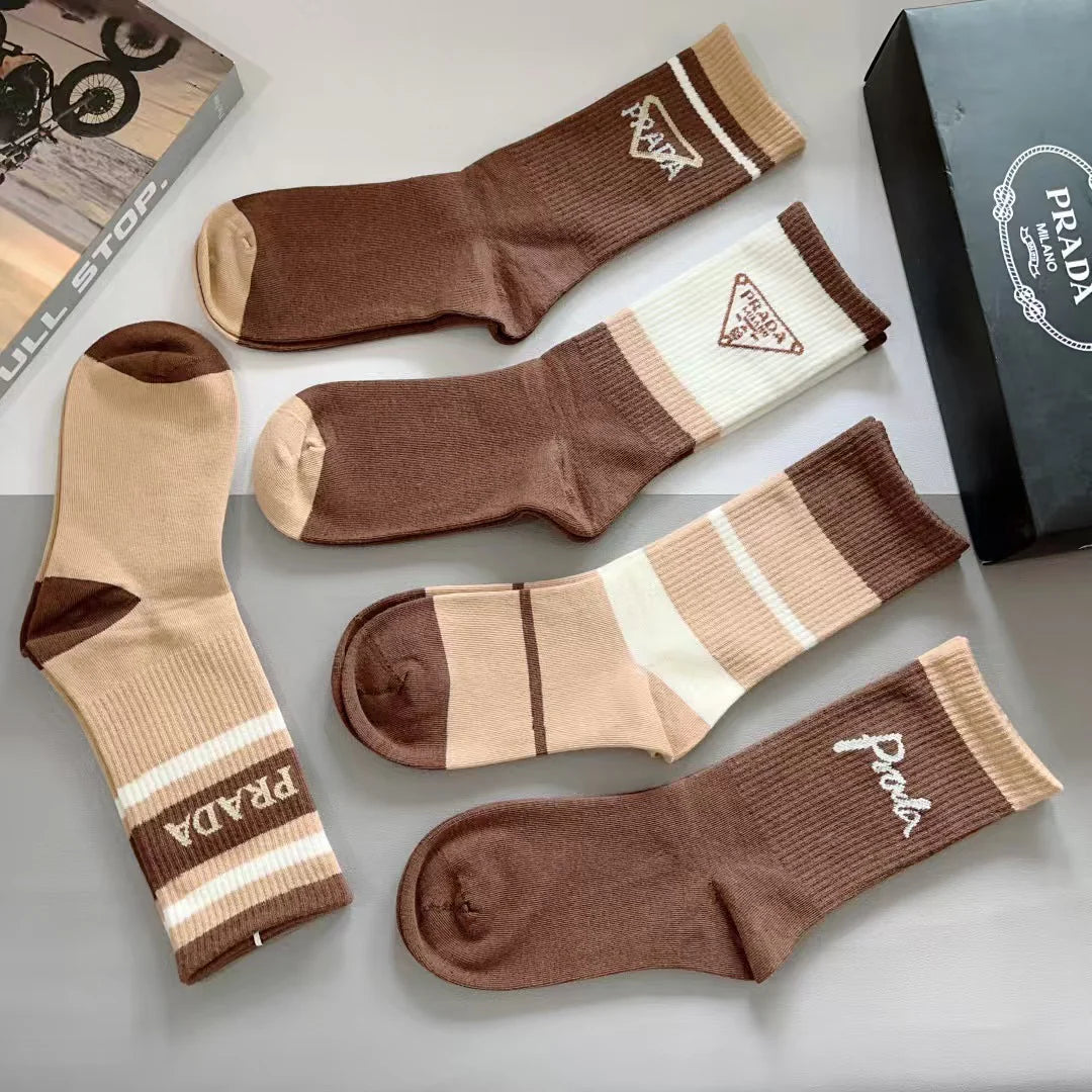 New triangular logo letter socks