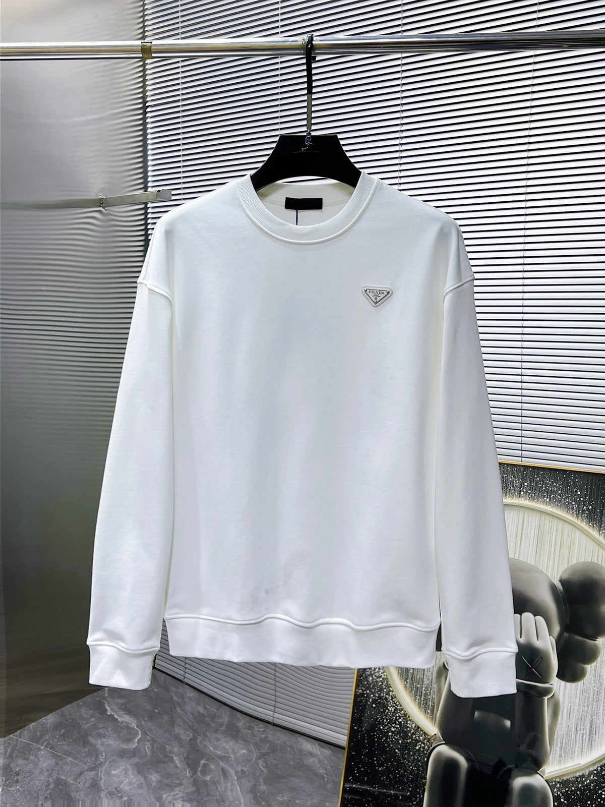 Early autumn new long sleeved round neck sweatshirt