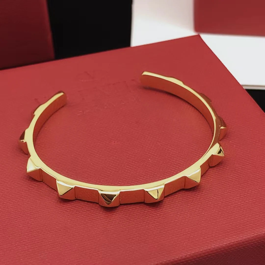 New Willow Nail Bracelet