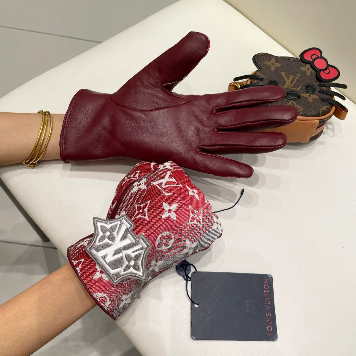 Gradient new fabric paired with leather gloves