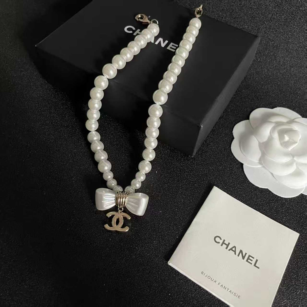 New bow necklace