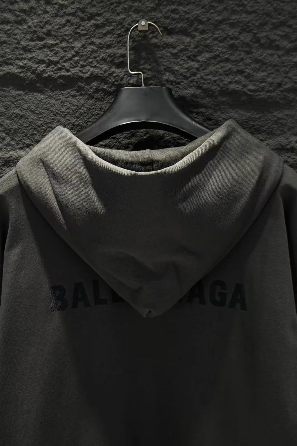 New open chest embroidered hooded sweatshirt
