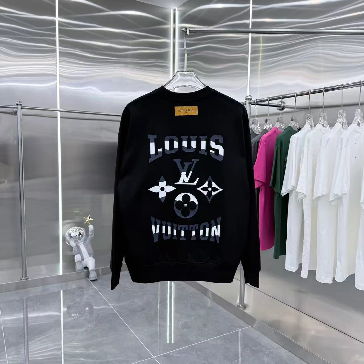 Autumn and winter new round neck long sleeved sweatshirt