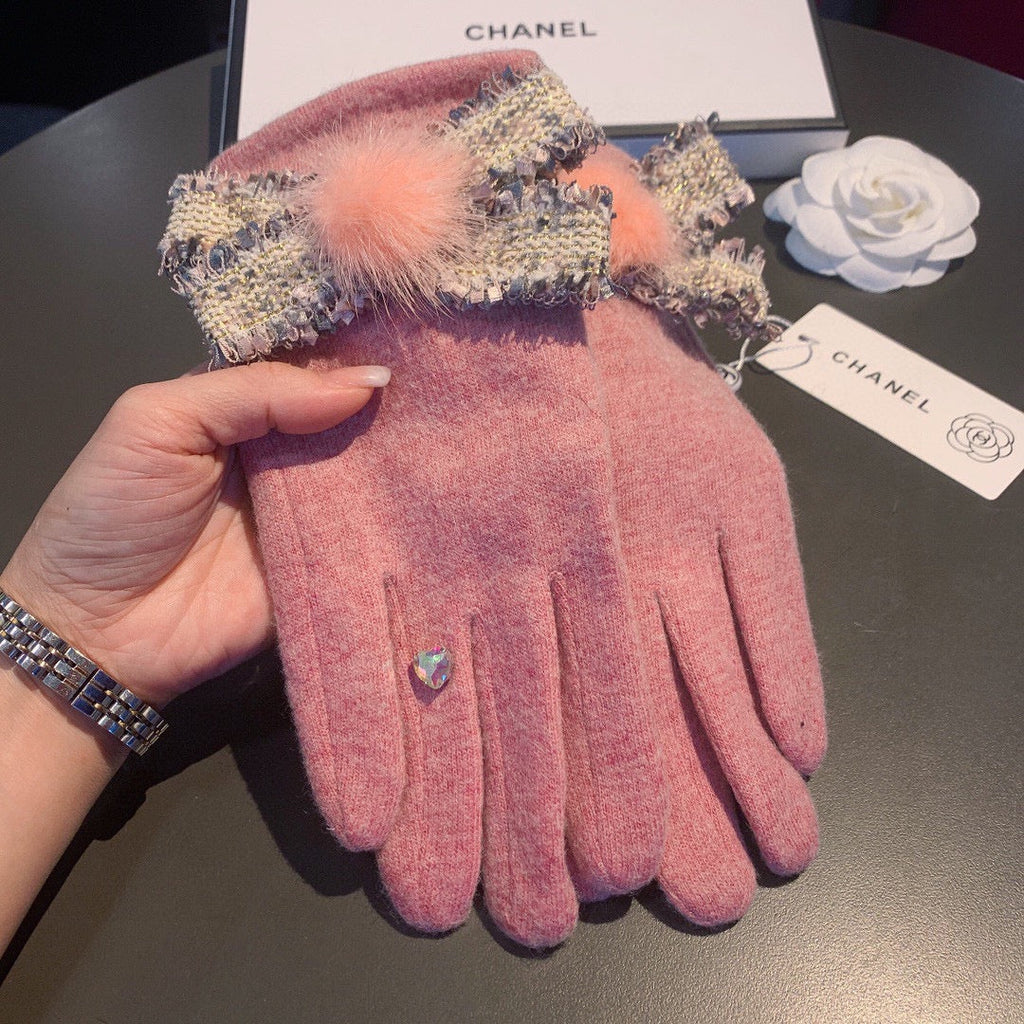 New wool gloves