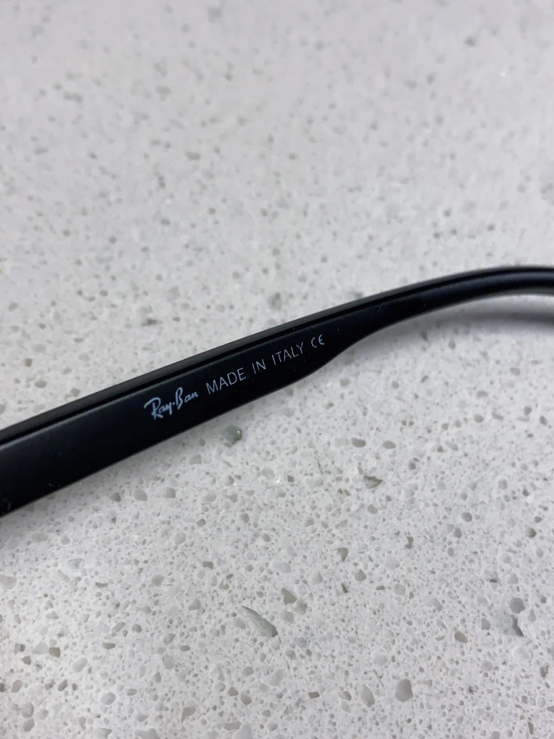 New fashionable UV resistant sunglasses