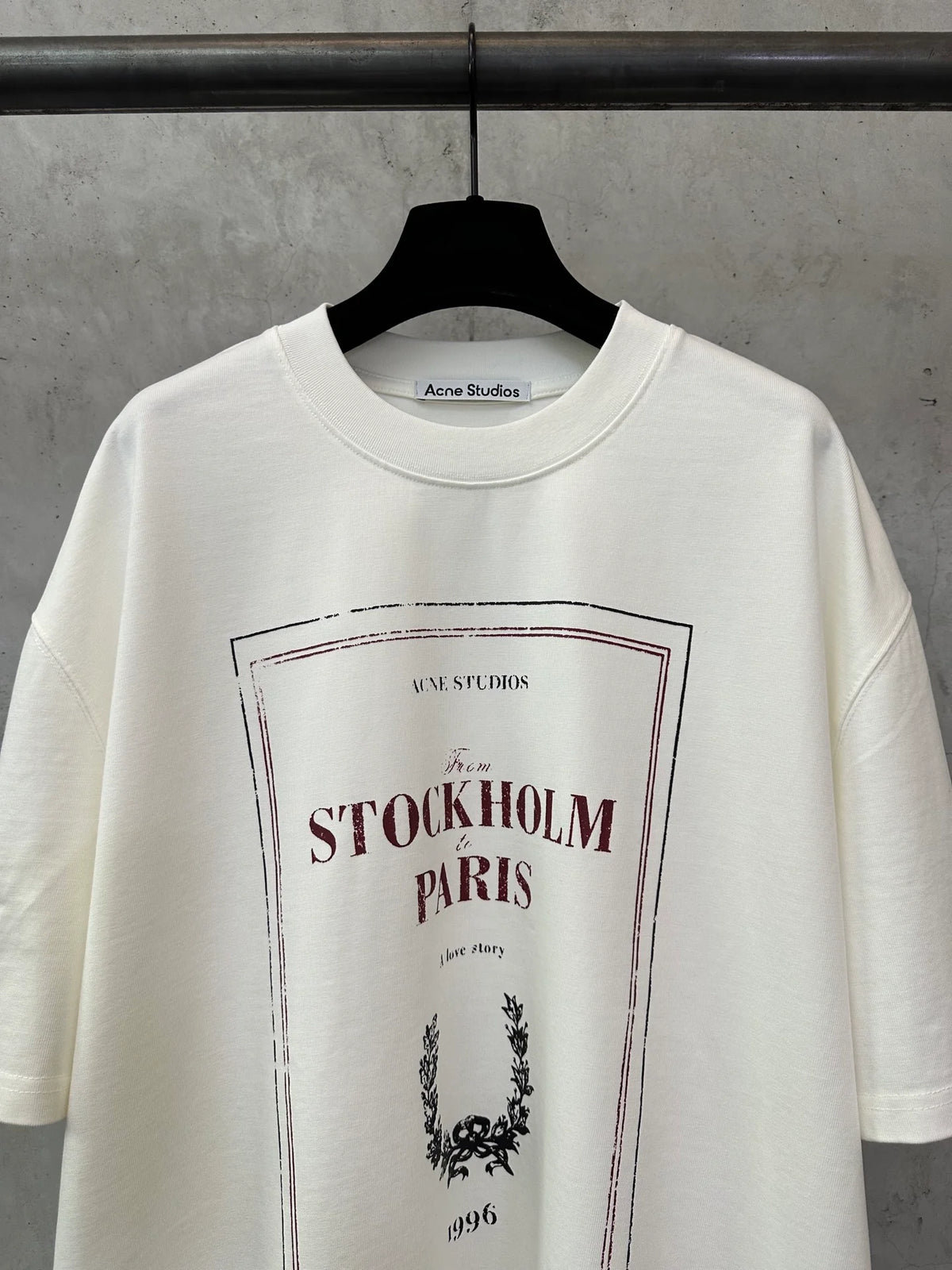 Short sleeved T-shirt with letter pattern