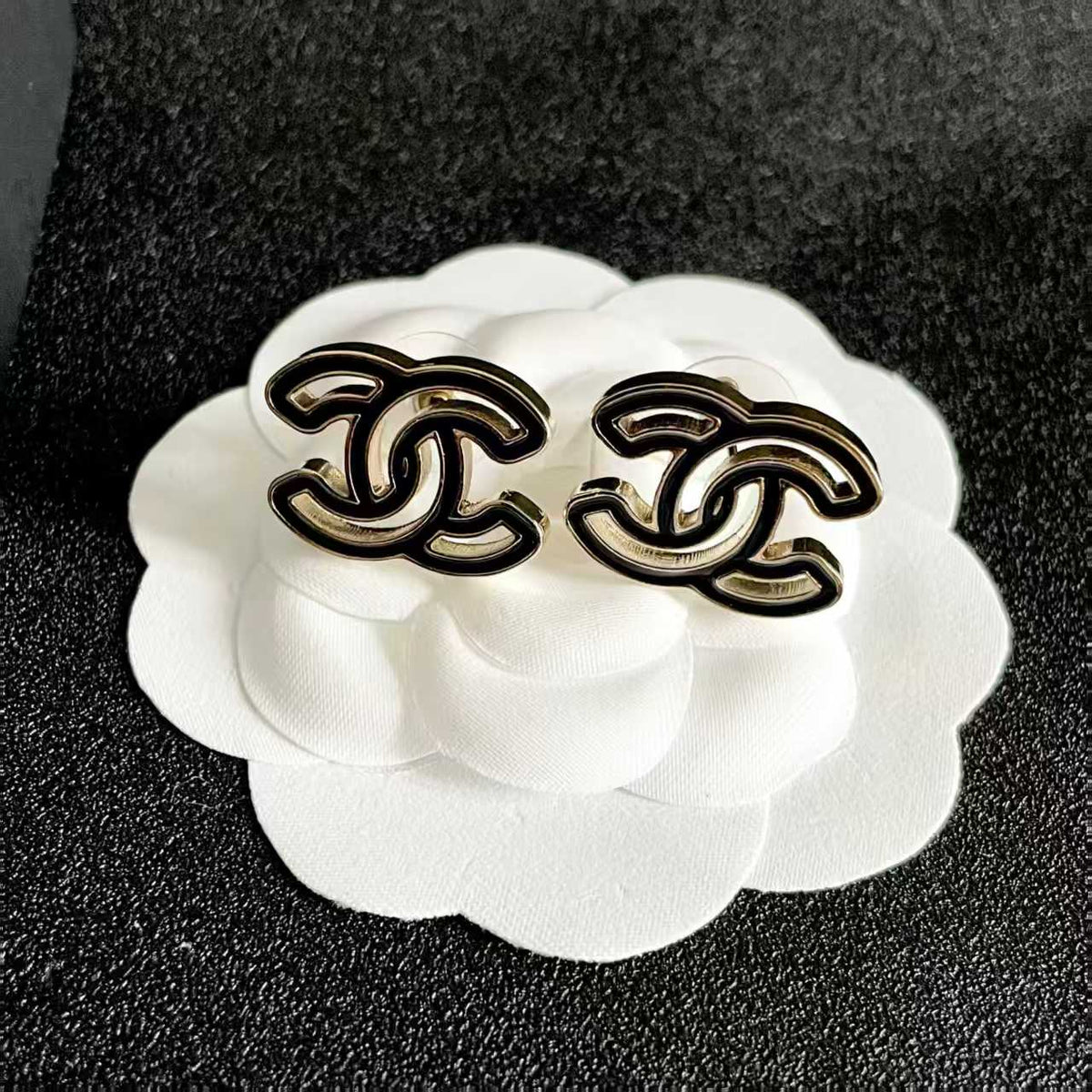 New hollowed out earrings