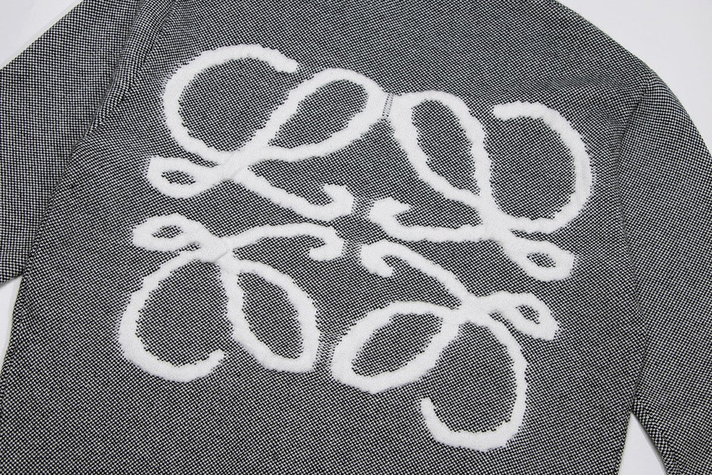 Customized cardigan with heavy craftsmanship