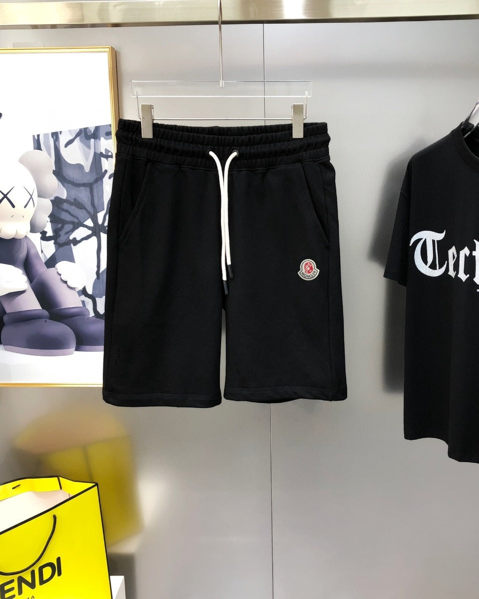 Simple and stylish men's casual shorts