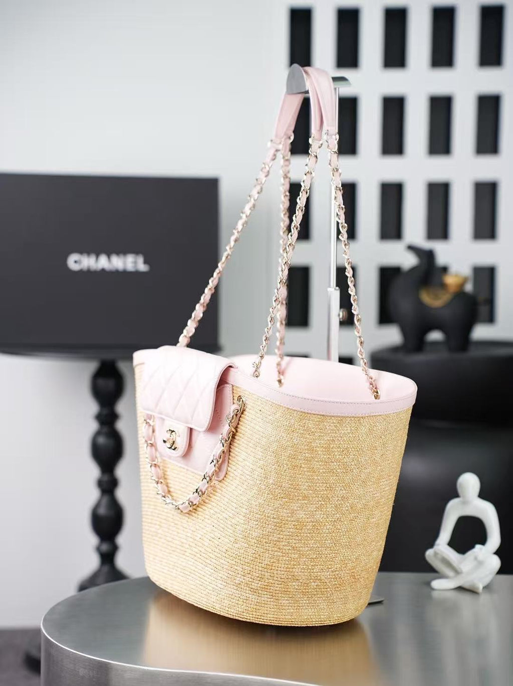 2026 Shopping Bag Beige Pink Straw Lambskin