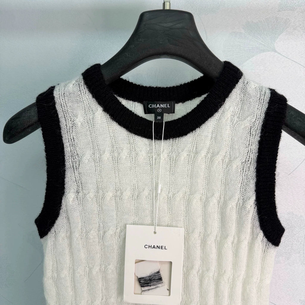 26 New Knit Vest