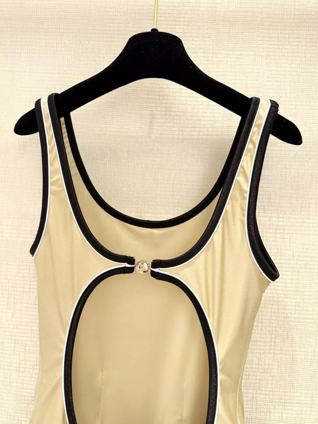 25 new summer contrast color suspender swimsuit