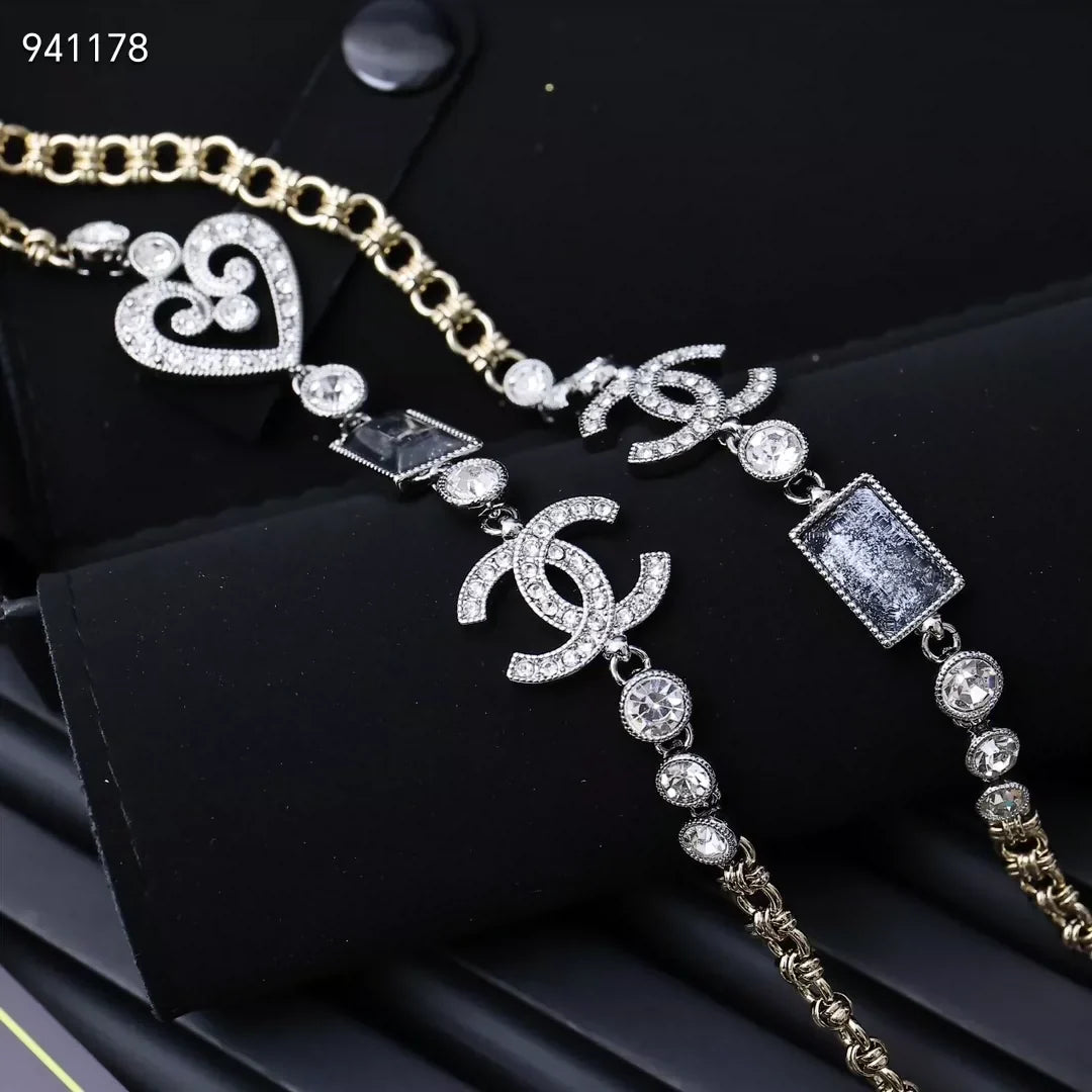 Square enamel spliced sweater chain
