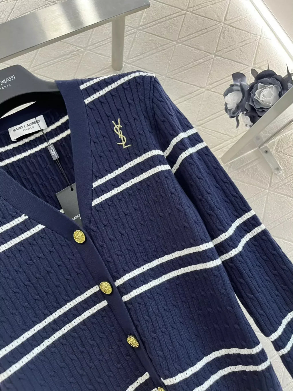 25fw Big V-stripe knitted cardigan