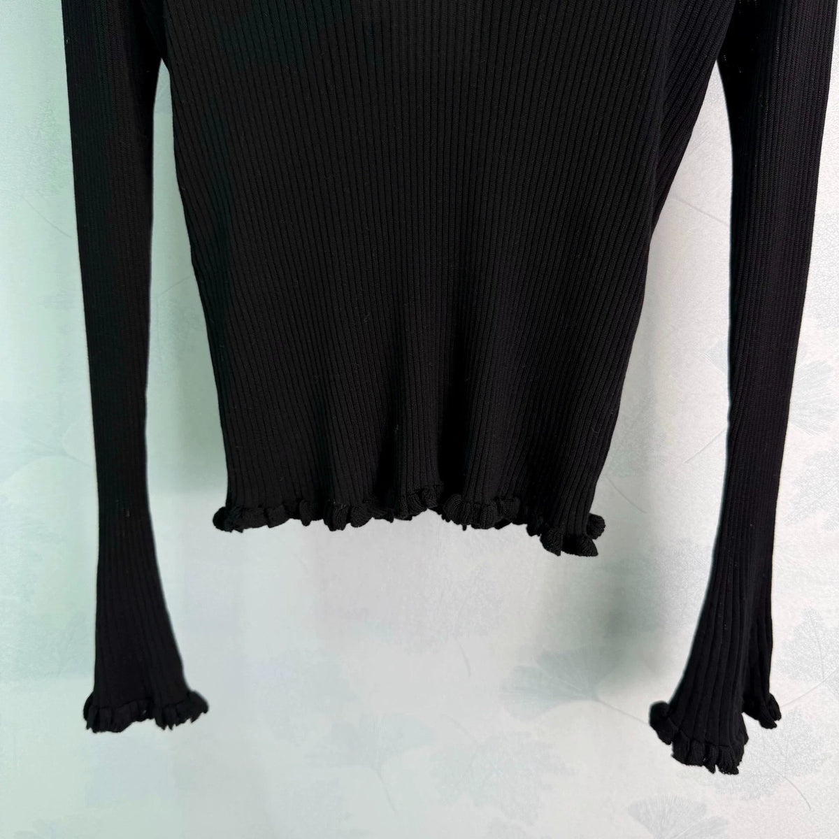 26 Early Autumn New V-Neck Ribbed Ruffle Cuff Bell Sleeve Knit Top/*