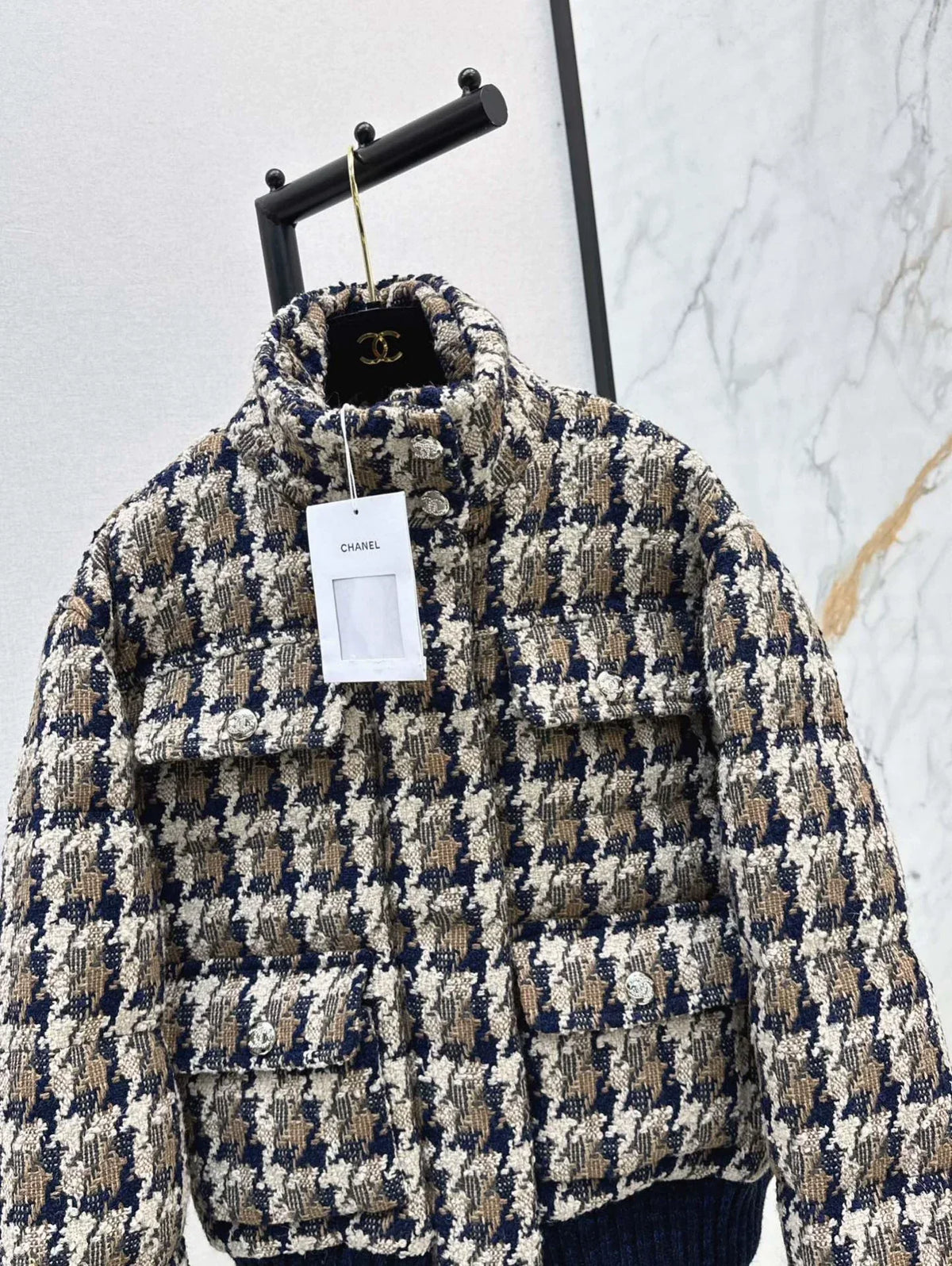 25 Skiing tweed plaid stand up collar down