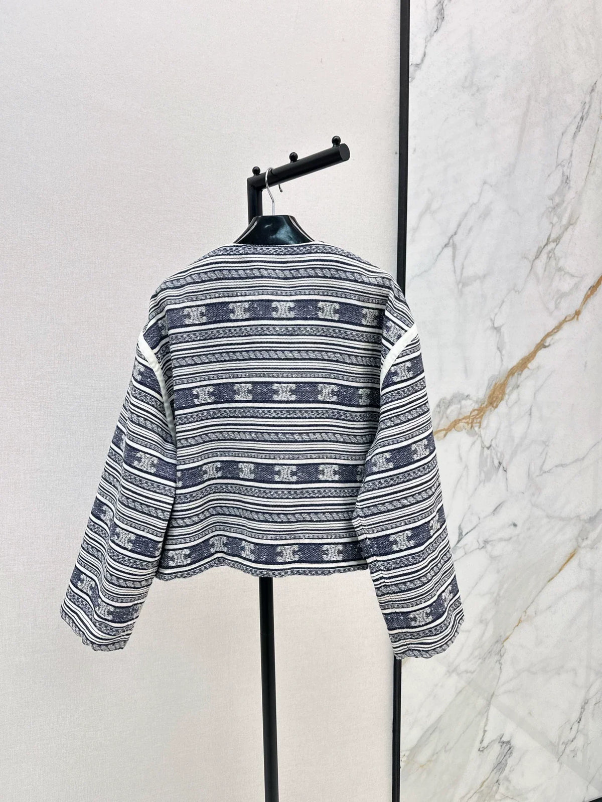 25 Early Autumn New Embroidered Jacket