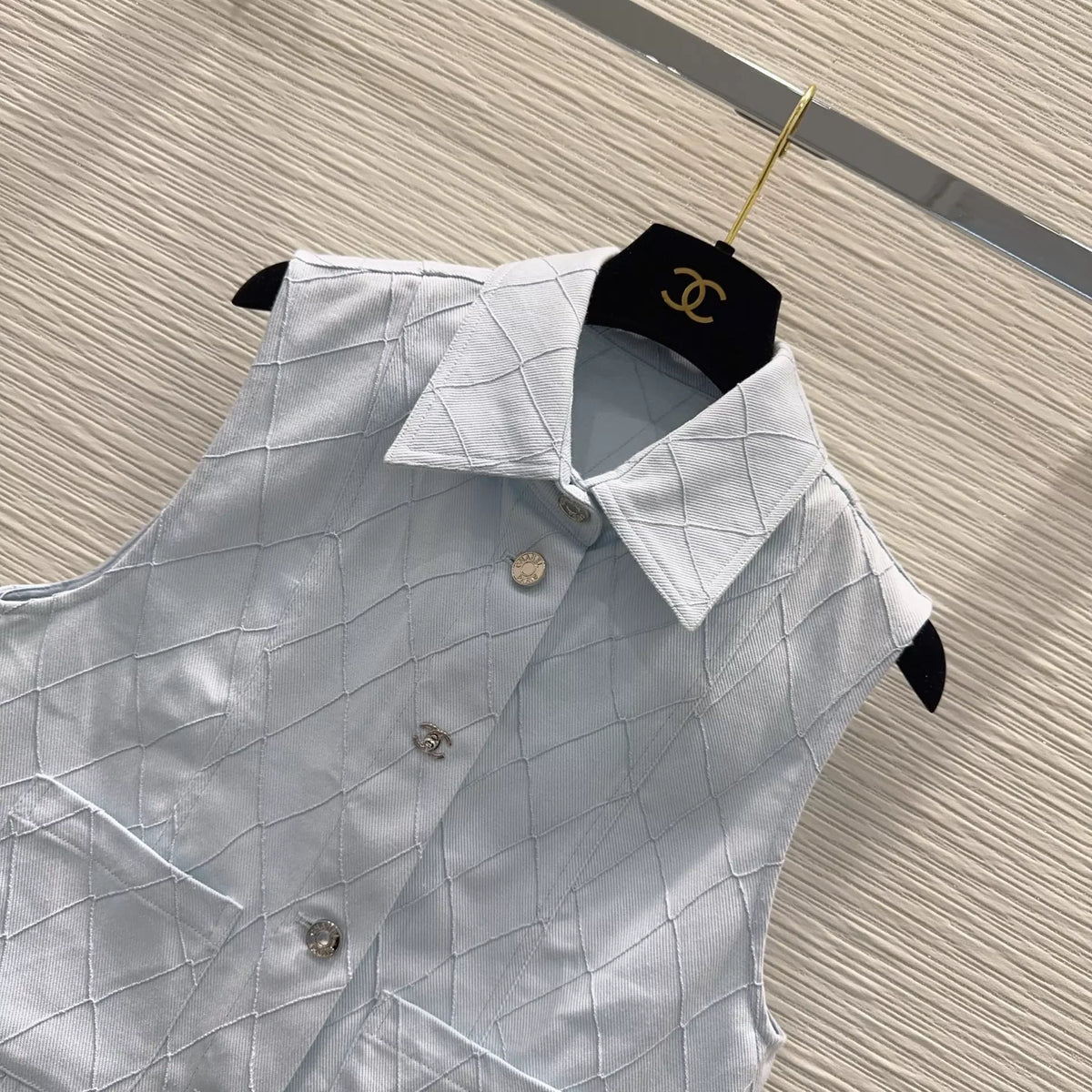 26 New Vest