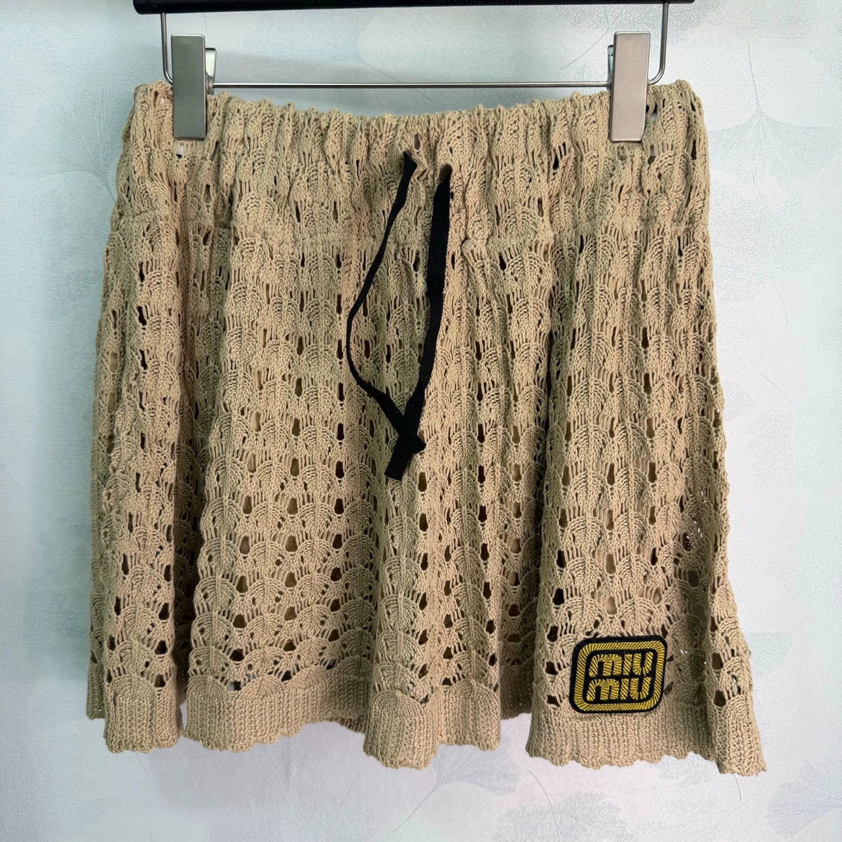 26Cut-Out Knit Set