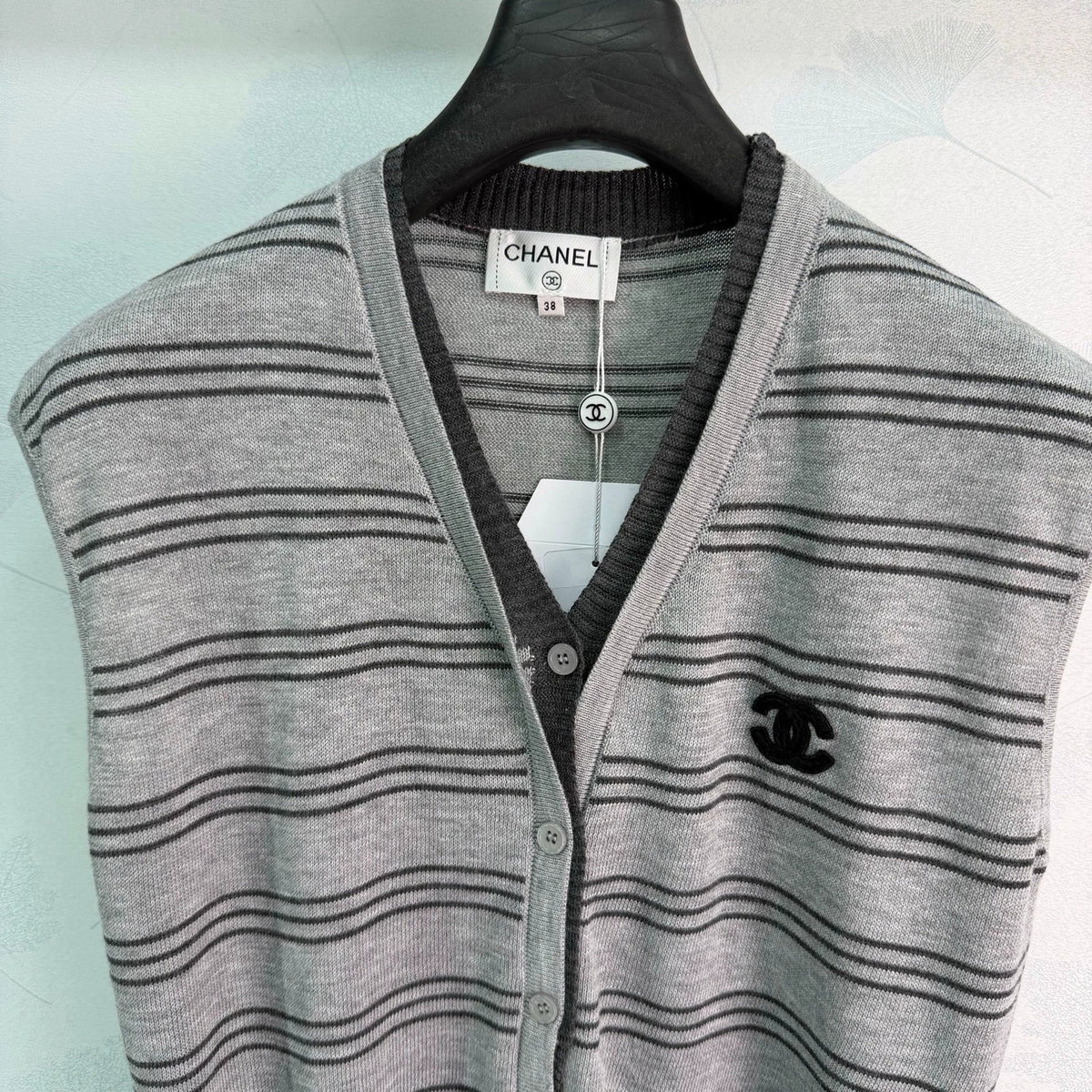 26Early Autumn V-Neck Cardigan