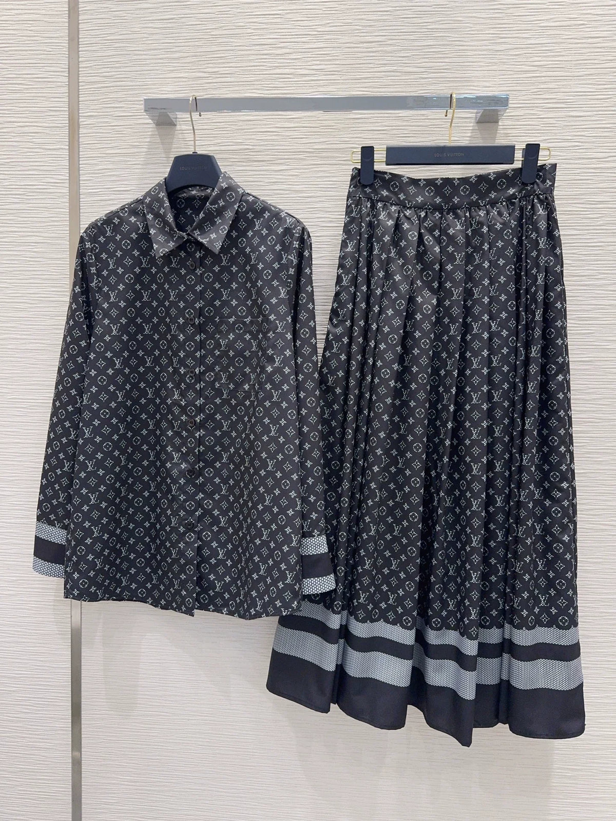 26SS New Shirt and Skirt Set