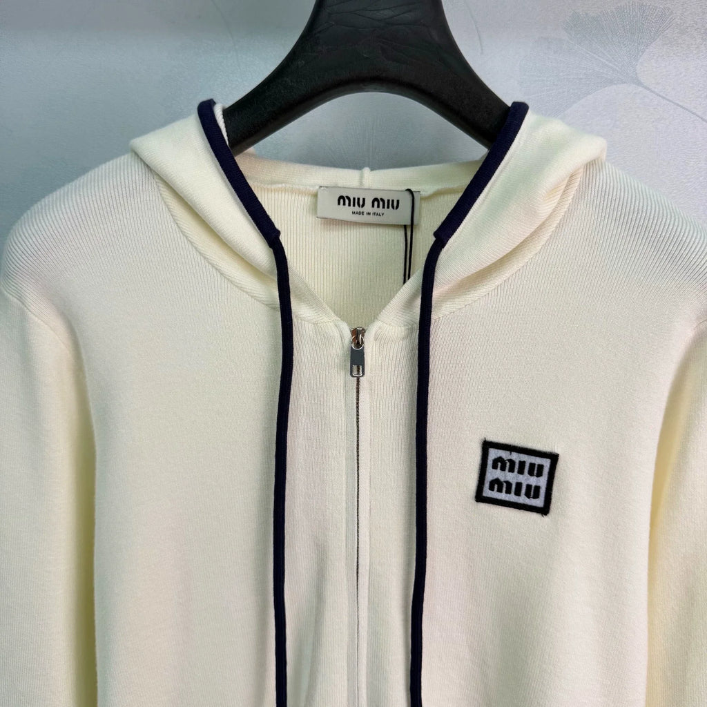 26 Early Autumn New Hooded Jacket