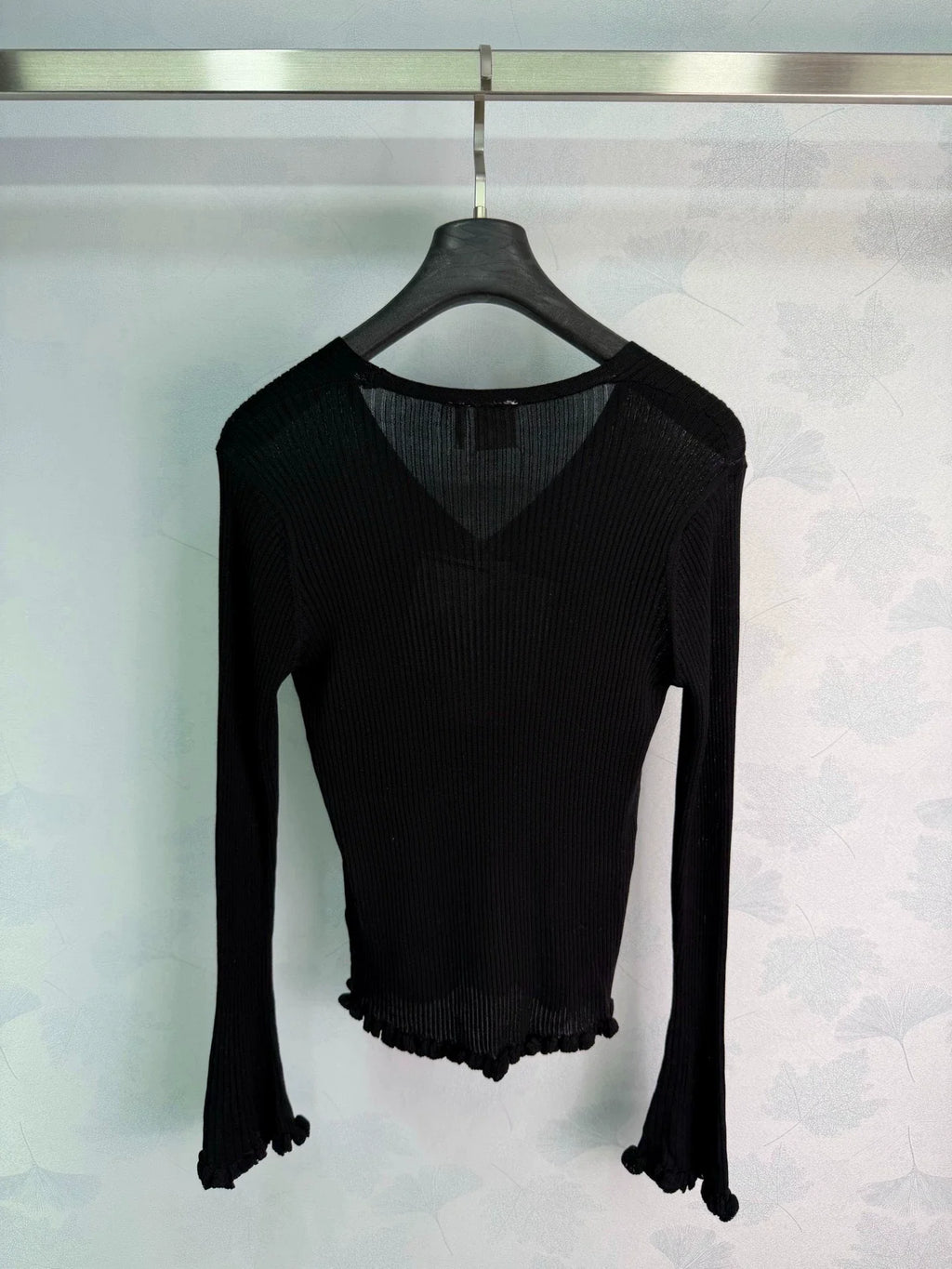 26 Early Autumn New V-Neck Ribbed Ruffle Cuff Bell Sleeve Knit Top/*