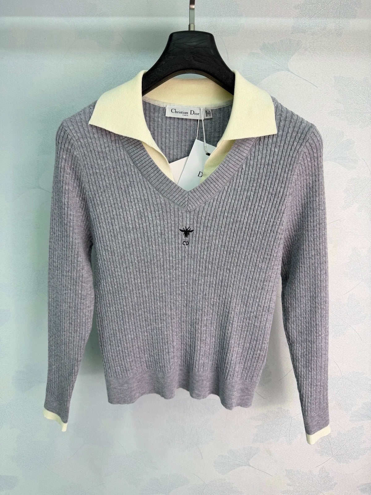 26 Early Autumn New V-Neck Long-Sleeve Knit Sweater